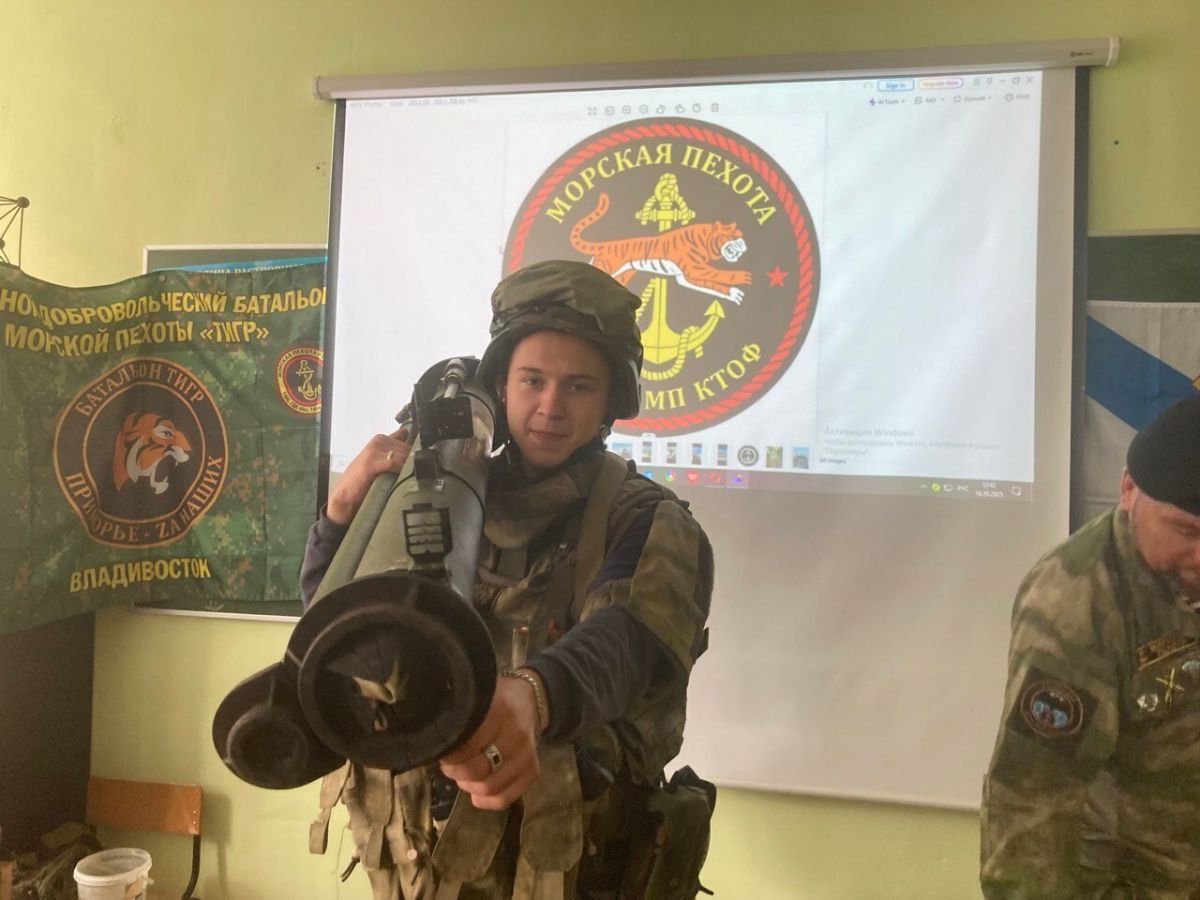 Студенты политехнического колледжа встретились с участником СВО