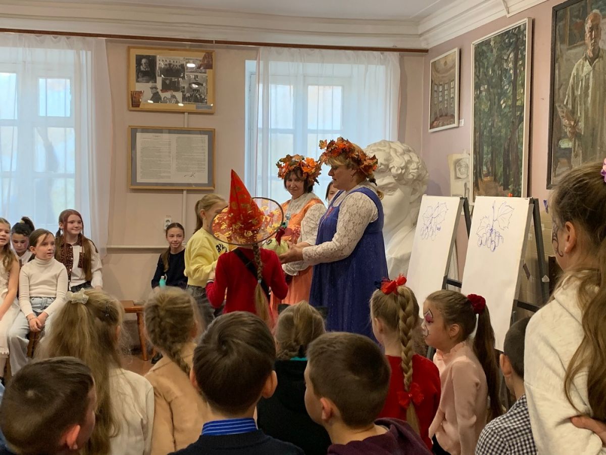 Праздник осени прошел в детской художественной школе Праздник осени прошел в детской художественной школе