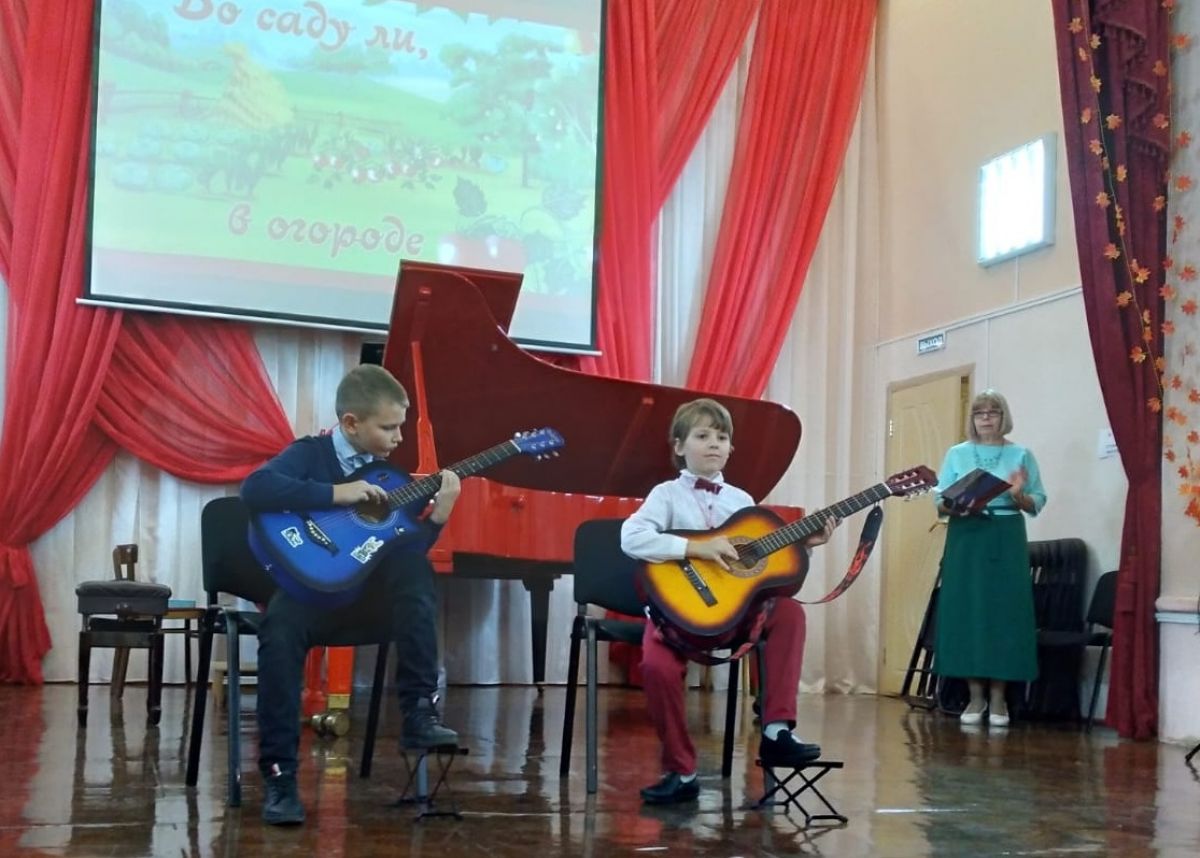 В детской школе искусств им. В.П.Силина прошел праздник В детской школе искусств им. В.П.Силина прошел праздник