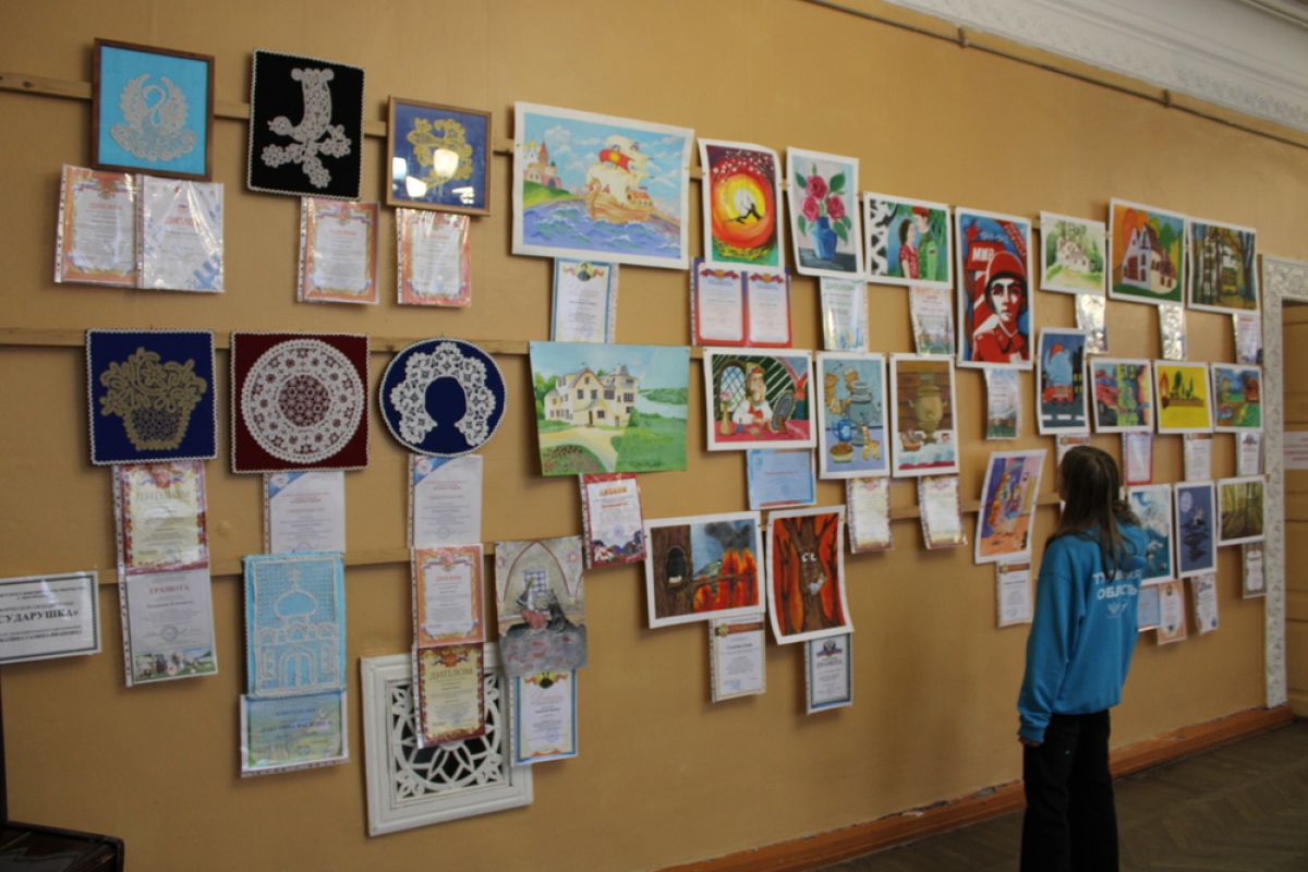 Коллектив Дворца творчества юных подготовил выставку ко Дню народного единства