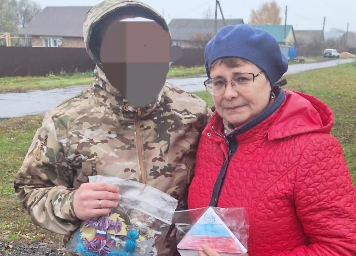 Сельские школьники передали на передовую СВО обереги и письма Сельские школьники передали на передовую СВО обереги и письма