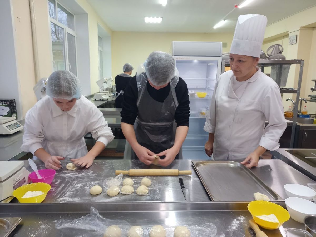 Богородицкие школьники попробовали на вкус профессию кондитера