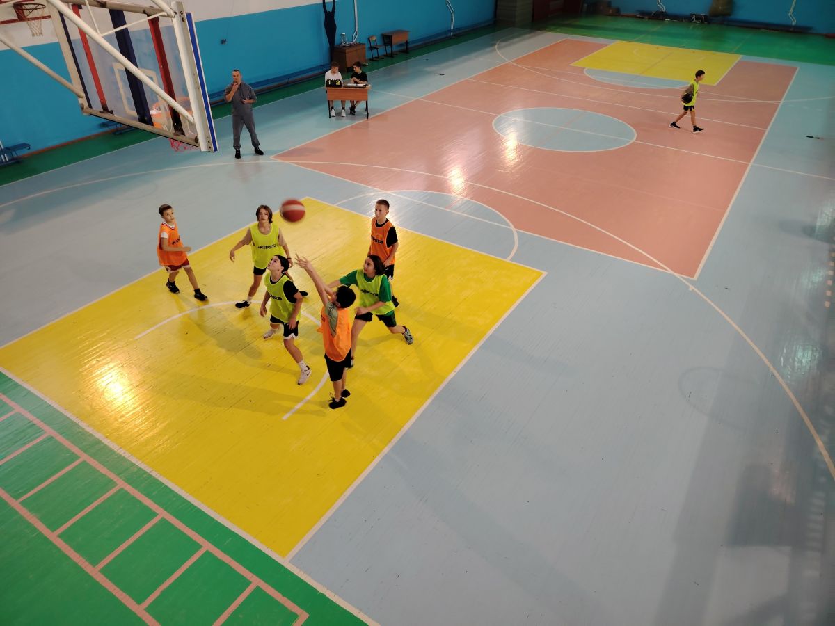 В Богородицке прошел турнир по стритболу среди школьников