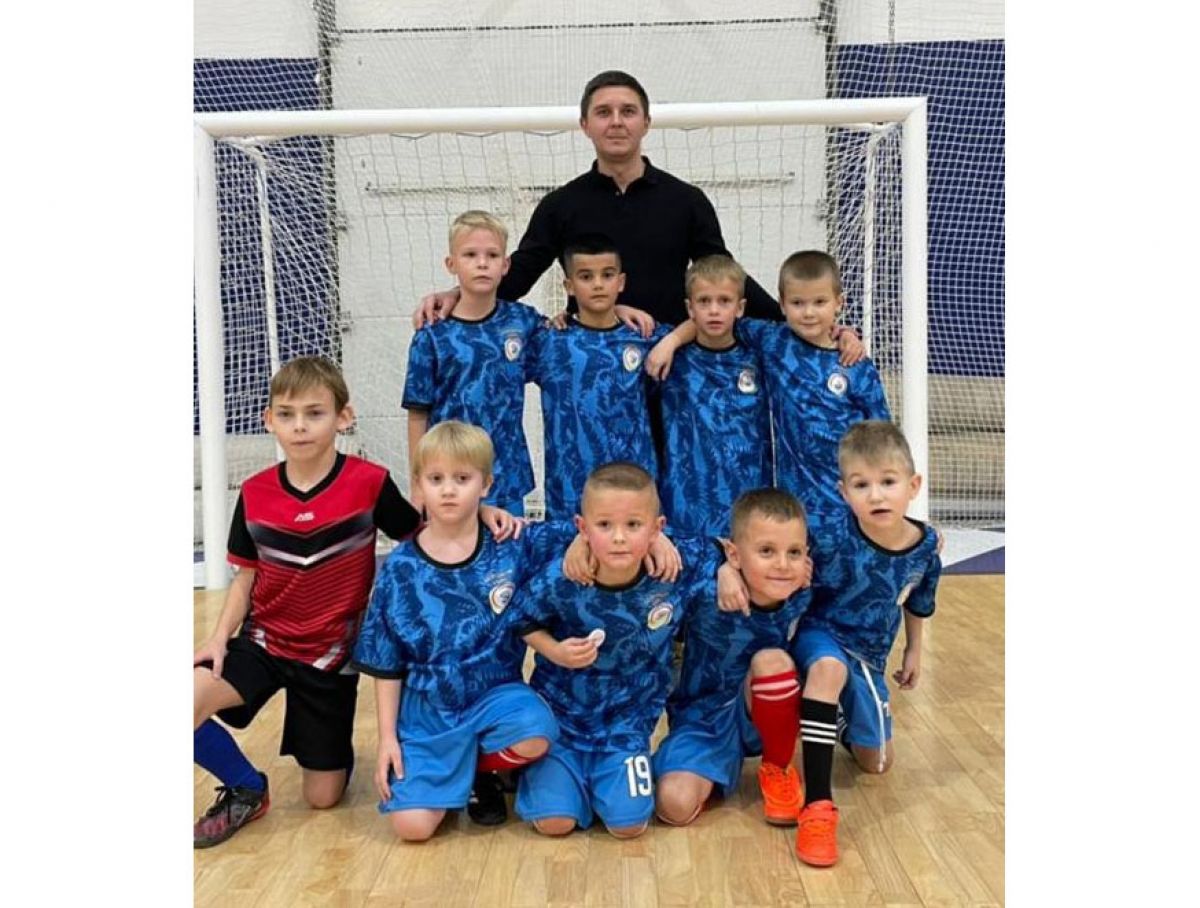 Товарковская «Энергия» одержала победу над сверстниками в турнире по футзалу