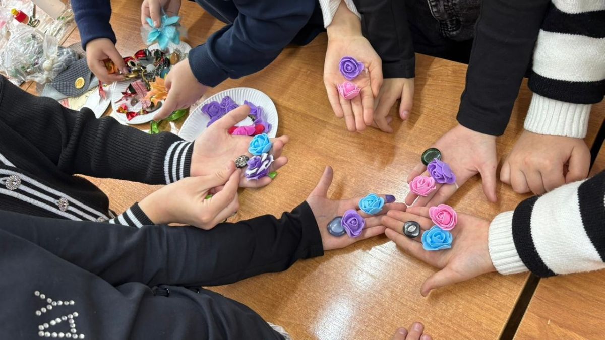 Богородицкие дети готовят подарки для любимых мам