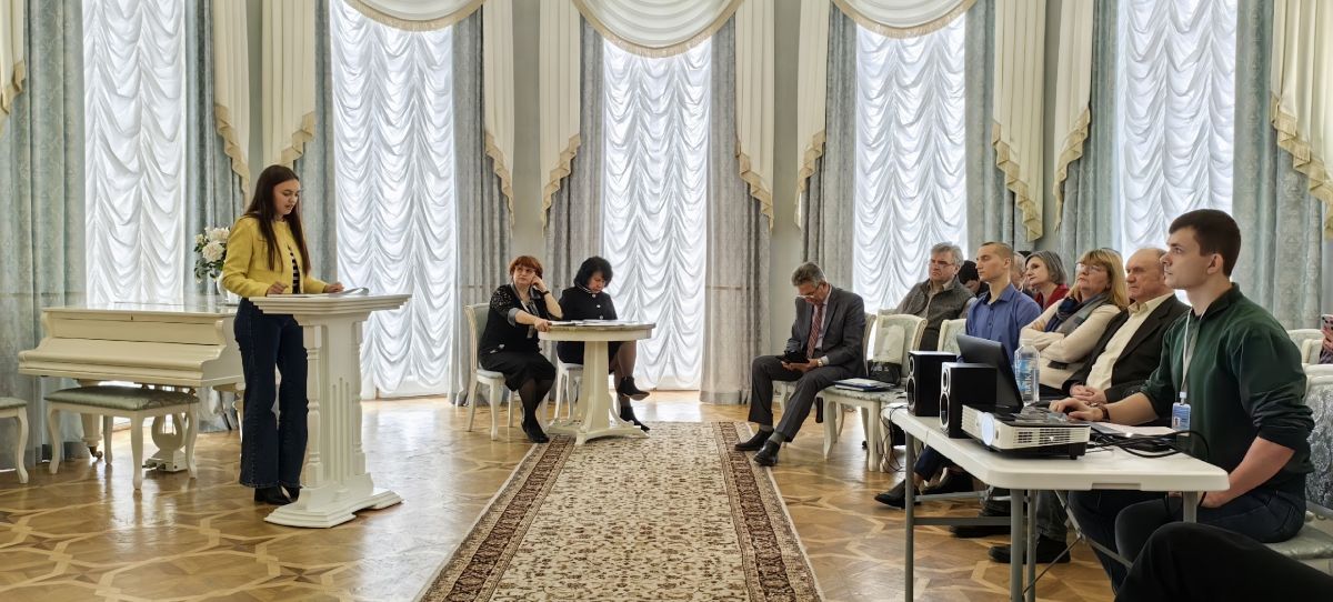 Во дворце-музее прошло заседание «Круглого стола» Во дворце-музее прошло заседание «Круглого стола»