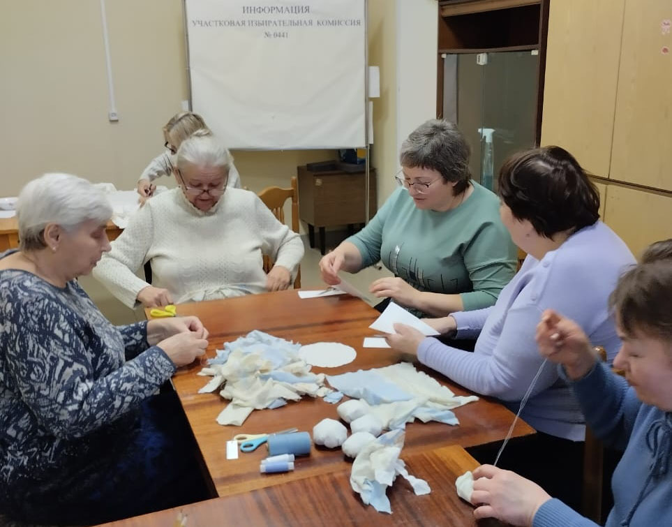 В поселке Товарковский началась подготовка к встрече Нового года