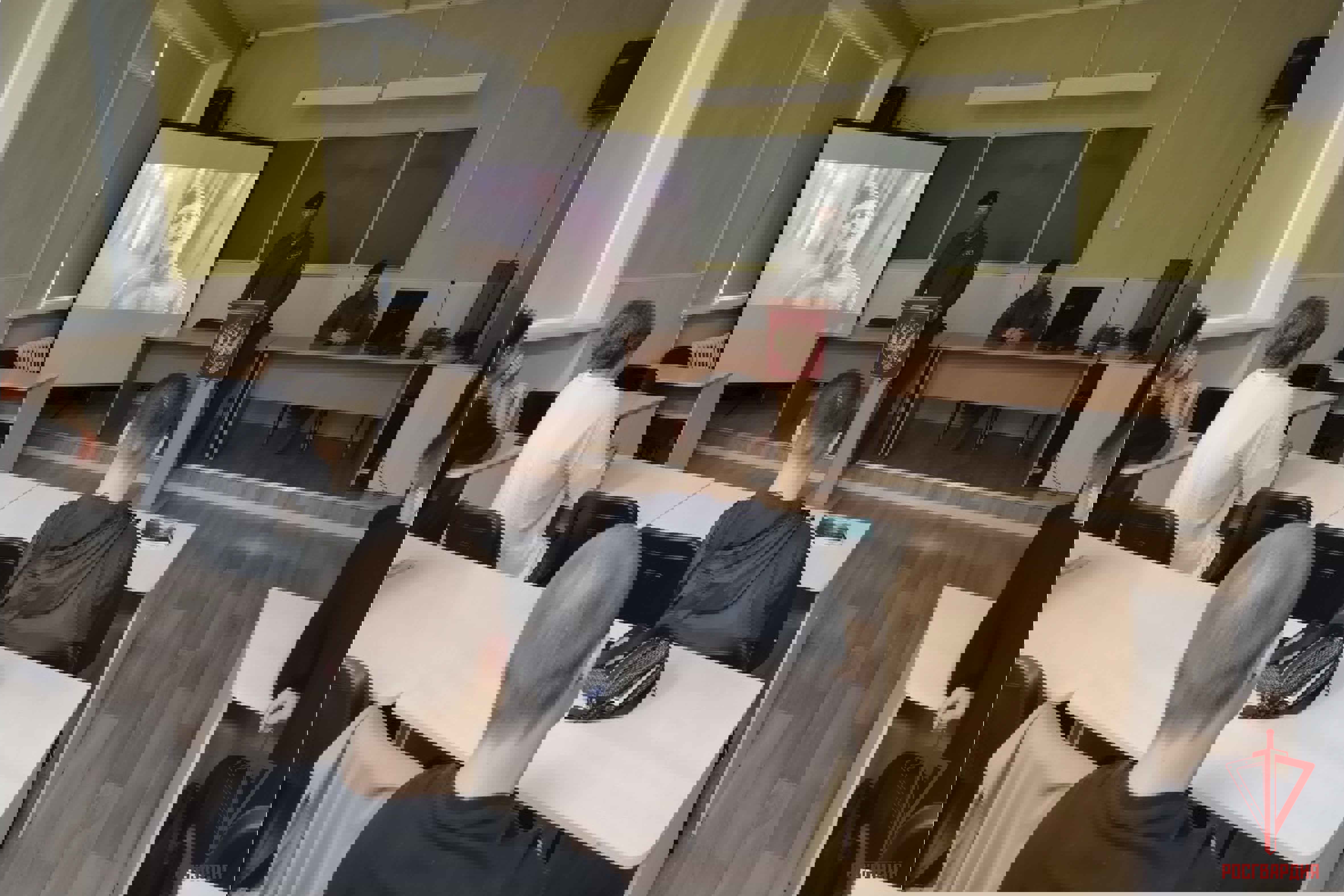 Росгвардейцы провели урок мужества в Тульской области