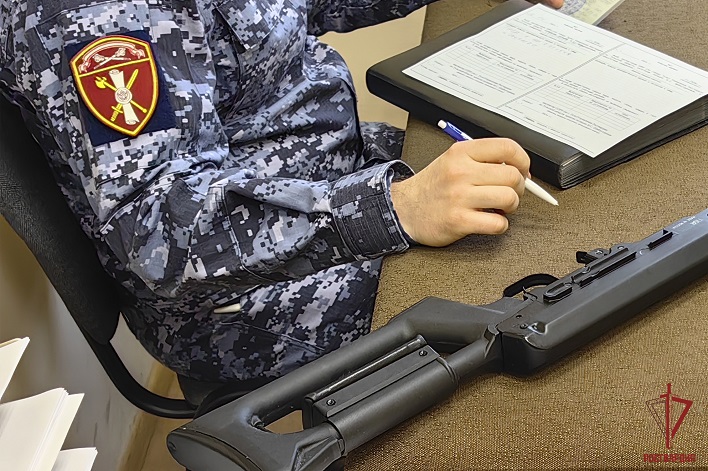 Жители Тульской области добровольно сдали 25 единиц оружия в подразделения Росгвардии за неделю Жители Тульской области добровольно сдали 25 единиц оружия в подразделения Росгвардии за неделю