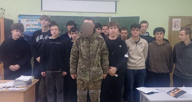 Гостем студентов политехнического колледжа стал выпускник – участник СВО