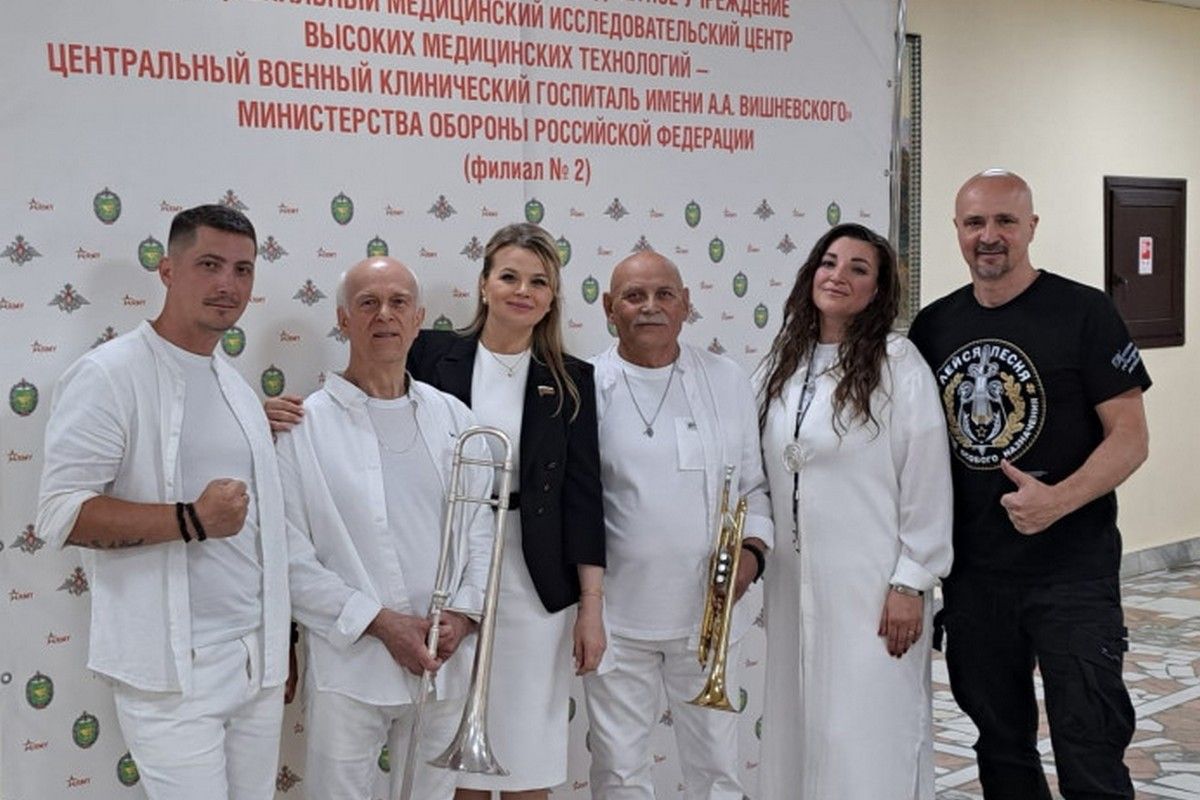 Депутаты навестили бойцов, проходящих лечение в госпитале Депутаты навестили бойцов, проходящих лечение в госпитале