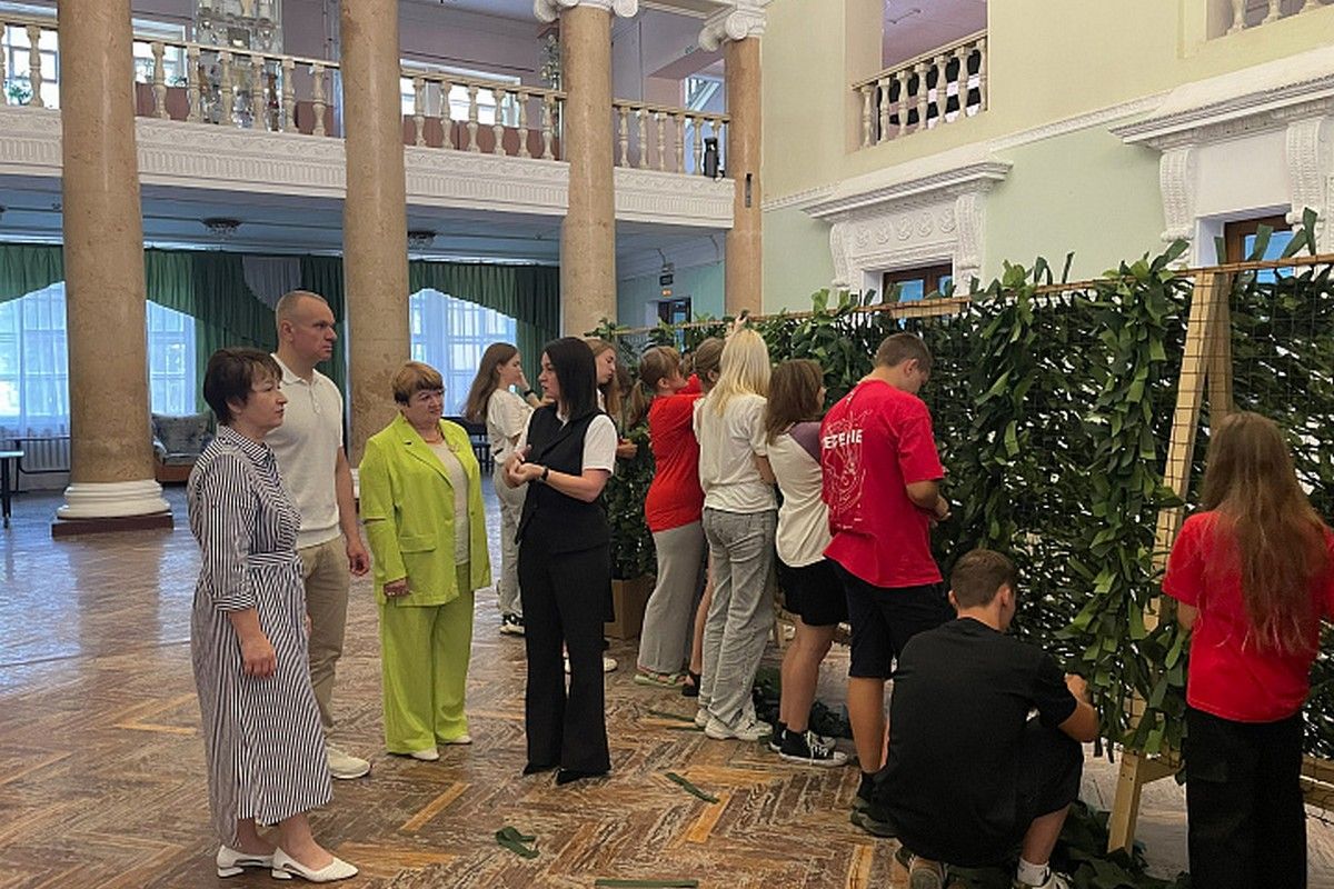 Депутаты Тульской областной Думы поблагодарили волонтеров СВО Депутаты Тульской областной Думы поблагодарили волонтеров СВО