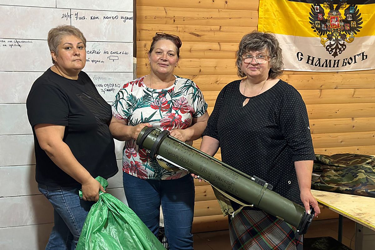 Дмитрий Афоничев: «Волонтеры по зову сердца помогают нашим воинам приближать победу» Дмитрий Афоничев: «Волонтеры по зову сердца помогают нашим воинам приближать победу»