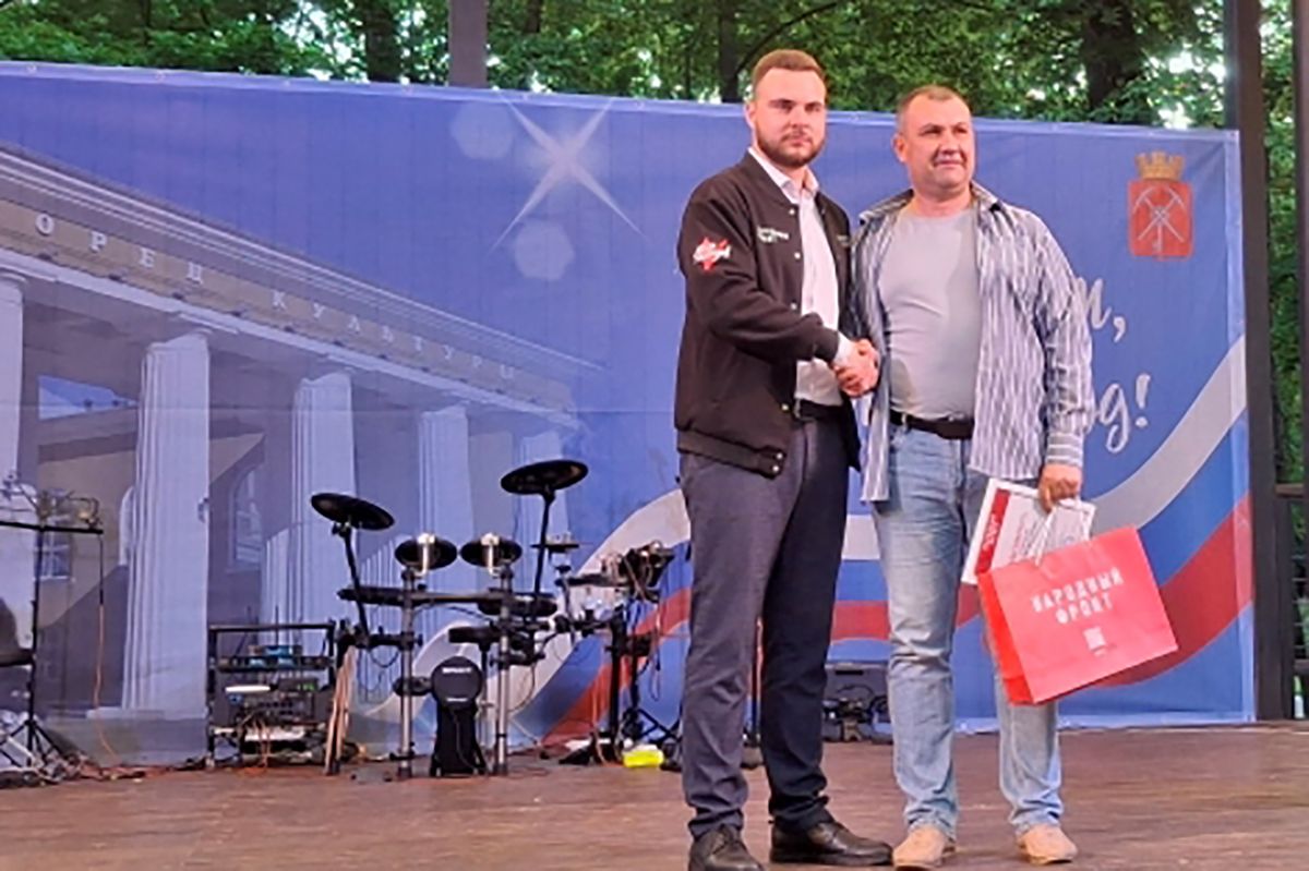 Егор Журавлев: Мы оказываем большую помощь бойцам, которые защищают нашу страну Егор Журавлев: Мы оказываем большую помощь бойцам, которые защищают нашу страну