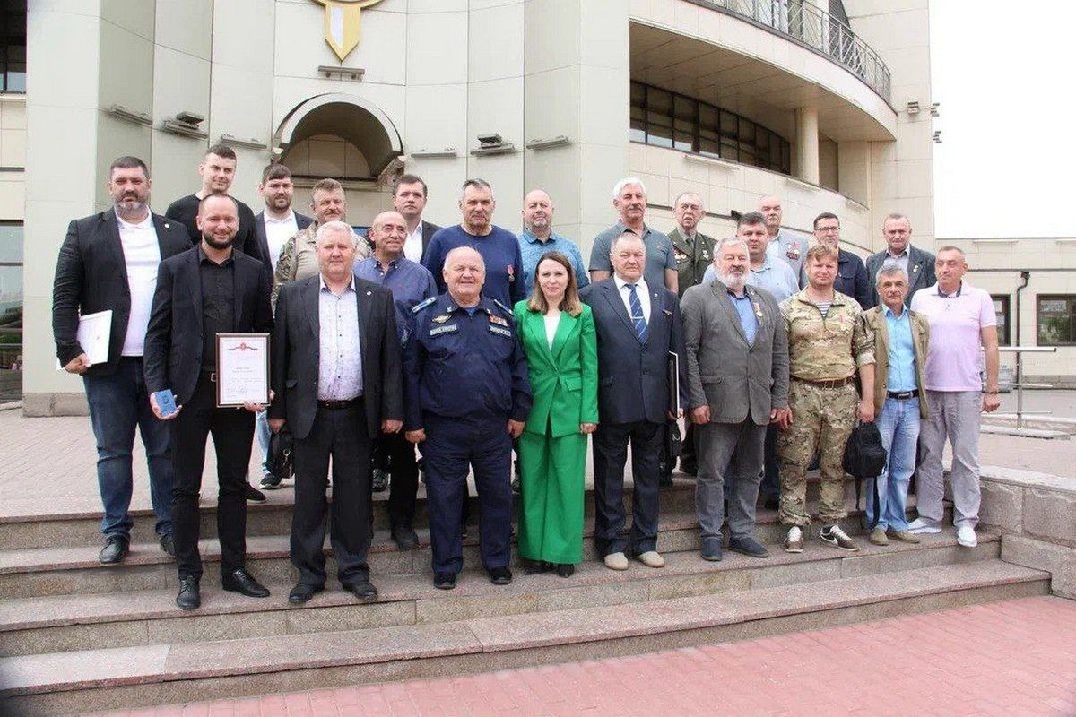 Елена Шмелева: «Наши парни сегодня сражаются за честь и независимость страны» Елена Шмелева: «Наши парни сегодня сражаются за честь и независимость страны»