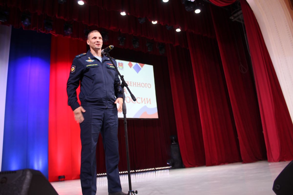 Алексей Воропаев: «С этим флагом мы всегда побеждаем!» Алексей Воропаев: «С этим флагом мы всегда побеждаем!»