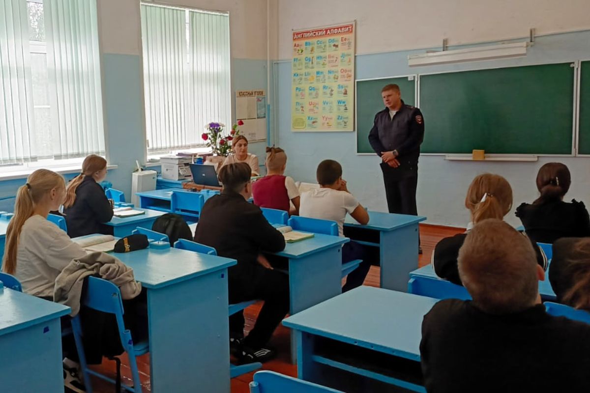 Донским школьникам рассказали о правилах вождения мототехники Донским школьникам рассказали о правилах вождения мототехники