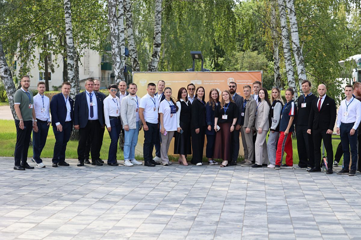 Олег Иванов и Александр Платонов приняли участие в молодежно-патриотическом форуме ЦФО Олег Иванов и Александр Платонов приняли участие в молодежно-патриотическом форуме ЦФО