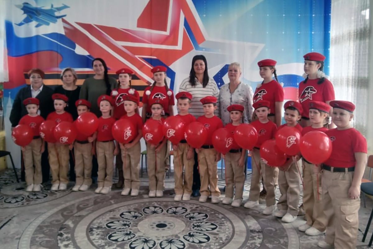 Донских дошкольников посвятили в ряды детско-юношеского военно-патриотического движения «Юнармия» Донских дошкольников посвятили в ряды детско-юношеского военно-патриотического движения «Юнармия»