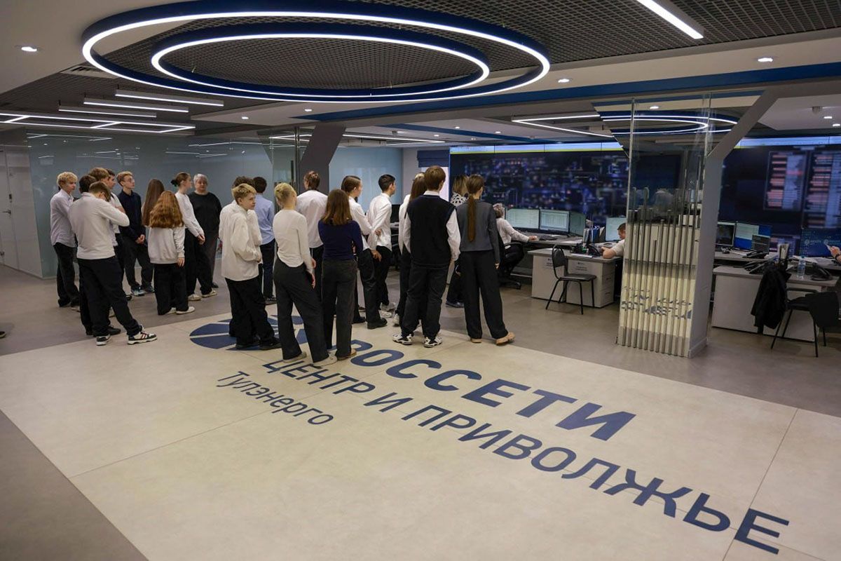 Тульские школьники посетили Центр управления сетями «Россети Центр и Приволжье»