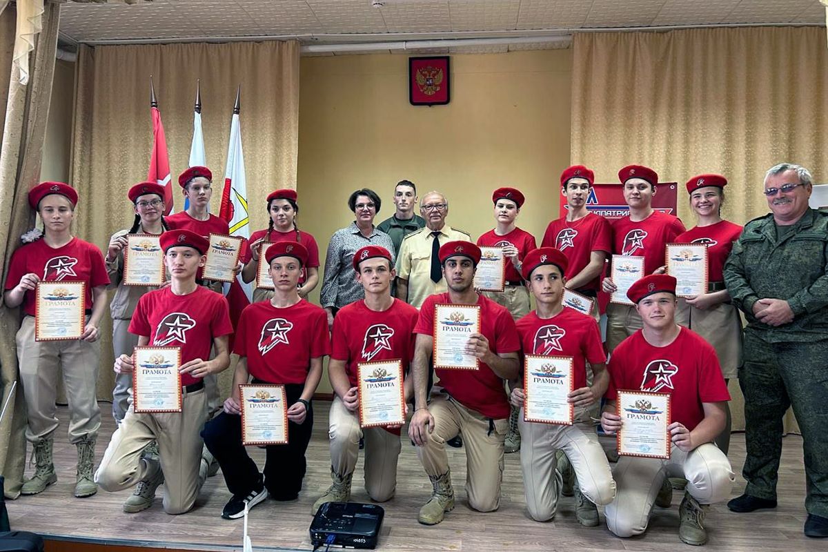 В Донском определили тройку лучших юнармейцев В Донском определили тройку лучших юнармейцев