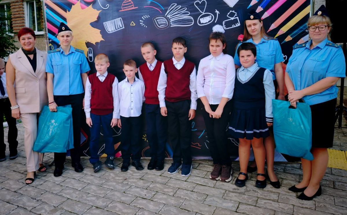 В Донской школе № 1 на Бобрик-Горе дали торжественный старт учебному году В Донской школе № 1 на Бобрик-Горе дали торжественный старт учебному году