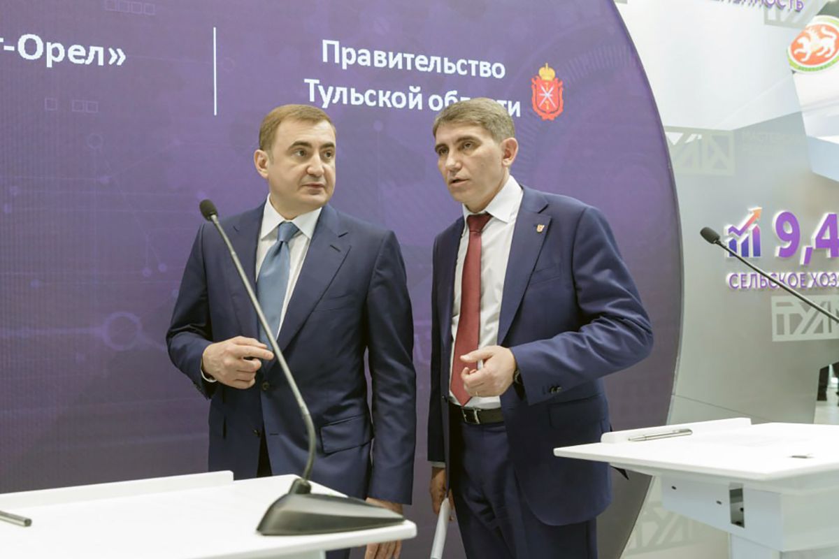 Дмитрий Миляев поздравил помощника Президента России Алексея Дюмина с Днем рождения Дмитрий Миляев поздравил помощника Президента России Алексея Дюмина с Днем рождения