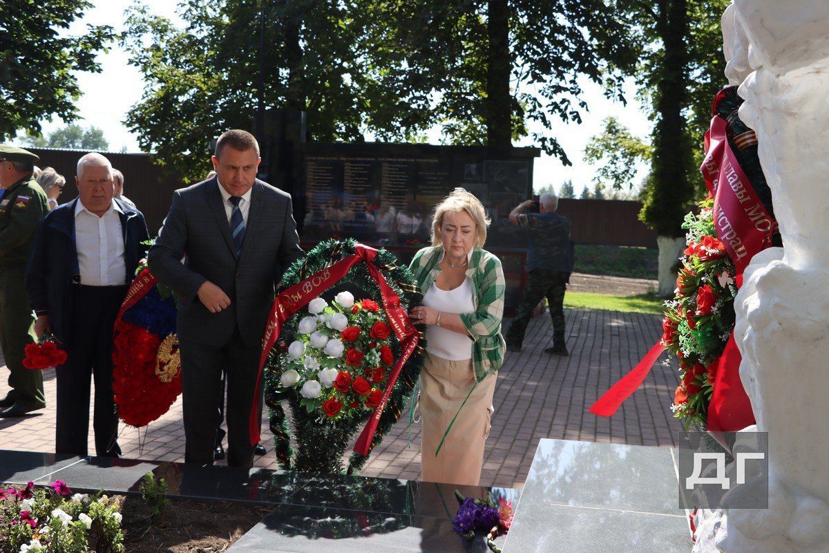 В Донском в День города почтили память героев-защитников всех поколений В Донском в День города почтили память героев-защитников всех поколений