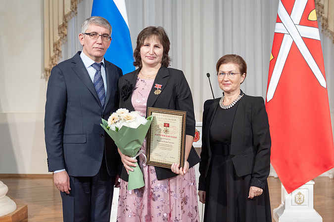 Дмитрий Миляев - матерям: «Вы - сердце семьи и основа нашего общества» Дмитрий Миляев - матерям: «Вы - сердце семьи и основа нашего общества»