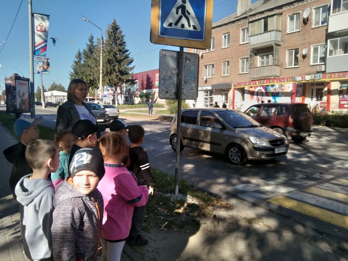 Воспитанники детского сада № 27 изучили правила дорожного движения Воспитанники детского сада № 27 изучили правила дорожного движения