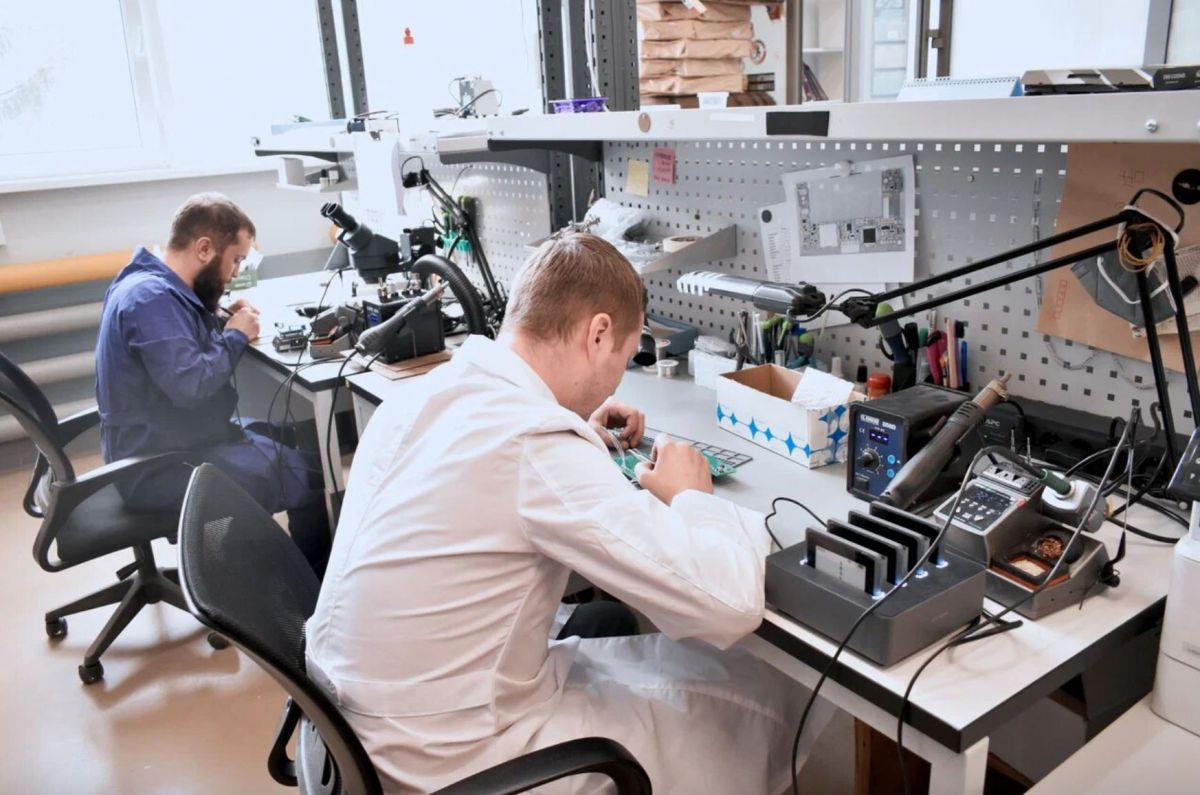 Тульские производители микрофонов получили сертификат «Сделано в России» Тульские производители микрофонов получили сертификат «Сделано в России»