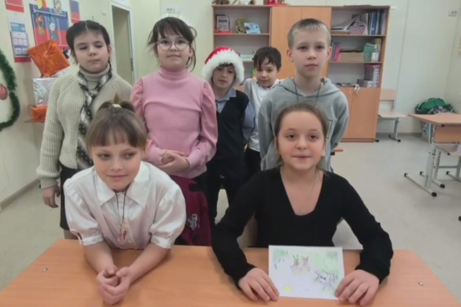 Юные мариупольцы поздравили дончан с наступающим Новым годом Юные мариупольцы поздравили дончан с наступающим Новым годом