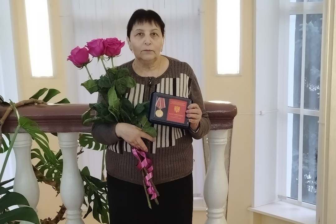 Бывшая сотрудница Донского городского суда награждена медалью «За безупречную службу» Бывшая сотрудница Донского городского суда награждена медалью «За безупречную службу»