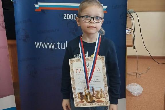 Матвей Санин победил на Первенстве Тульской области по шахматам Матвей Санин победил на Первенстве Тульской области по шахматам