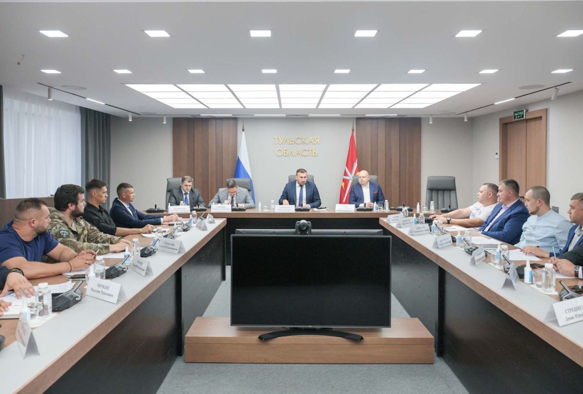 Михаил Пантелеев провел рабочую встречу с участниками проекта «Герой 71» Михаил Пантелеев провел рабочую встречу с участниками проекта «Герой 71»