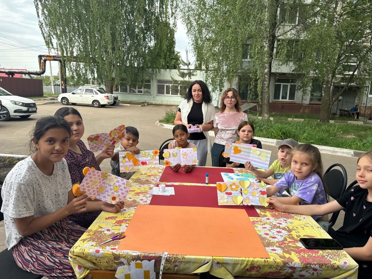 В Новоугольном состоялось открытие летнего «БиблиоДворика» В Новоугольном состоялось открытие летнего «БиблиоДворика»