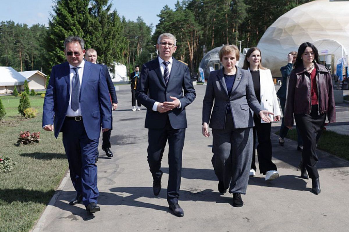 Дмитрий Миляев посетил детский оздоровительный лагерь «Звёздный» Дмитрий Миляев посетил детский оздоровительный лагерь «Звёздный»