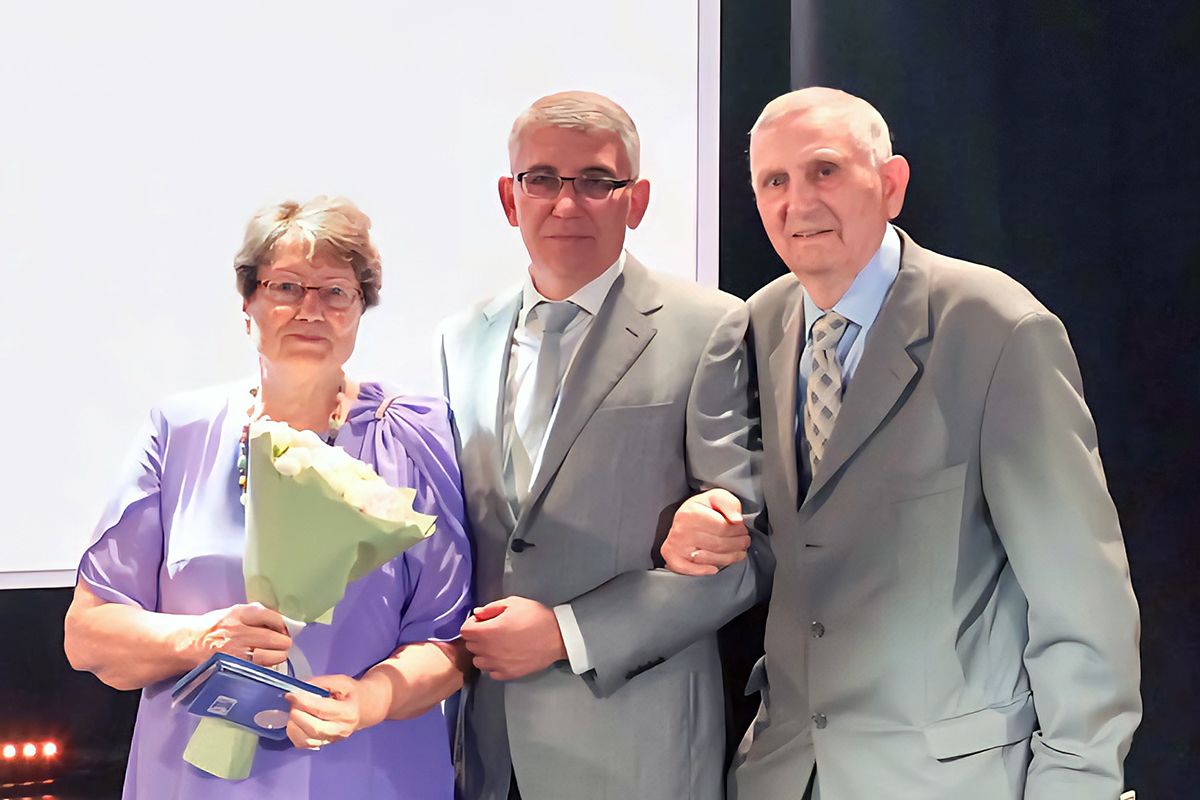 Семья Клейн получила медаль «За любовь и верность» Семья Клейн получила медаль «За любовь и верность»