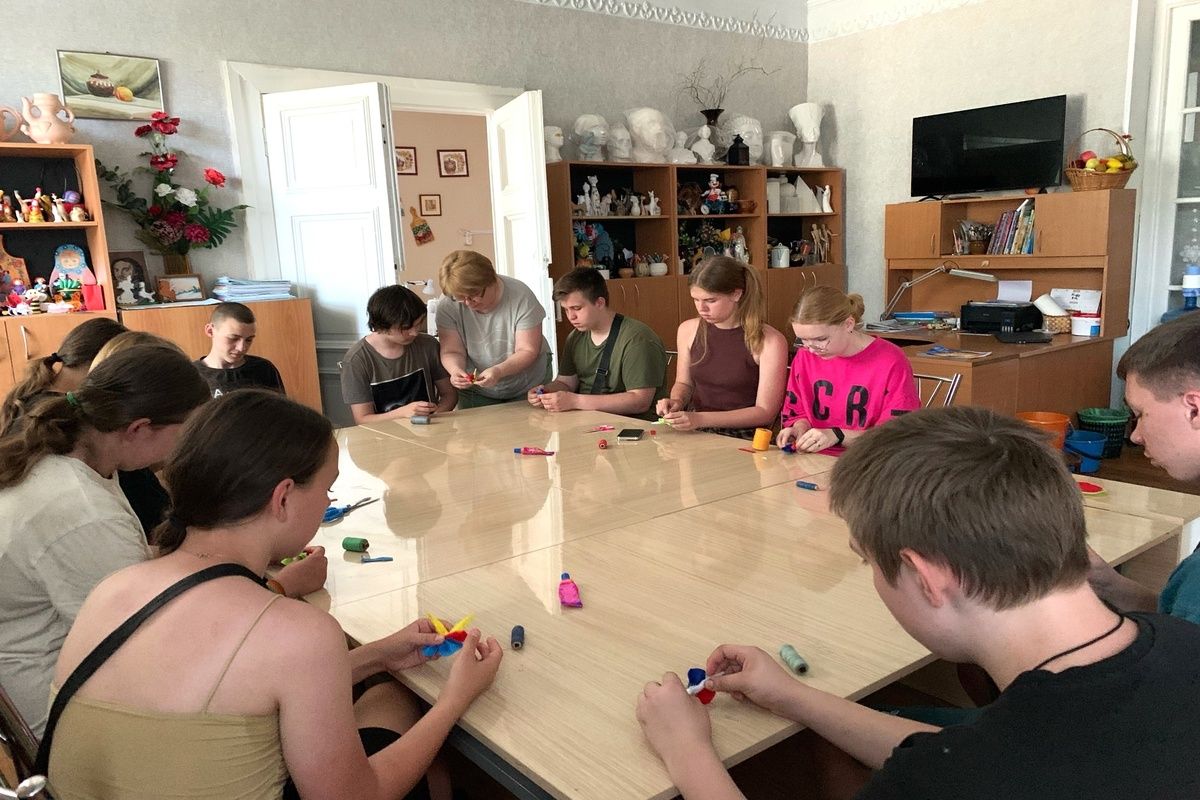 Донская молодежь сделала броши из фетра Донская молодежь сделала броши из фетра