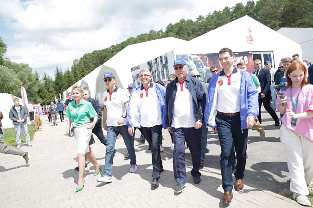 Дмитрий Миляев посетил XIII форум «Инженеры будущего» Дмитрий Миляев посетил XIII форум «Инженеры будущего»