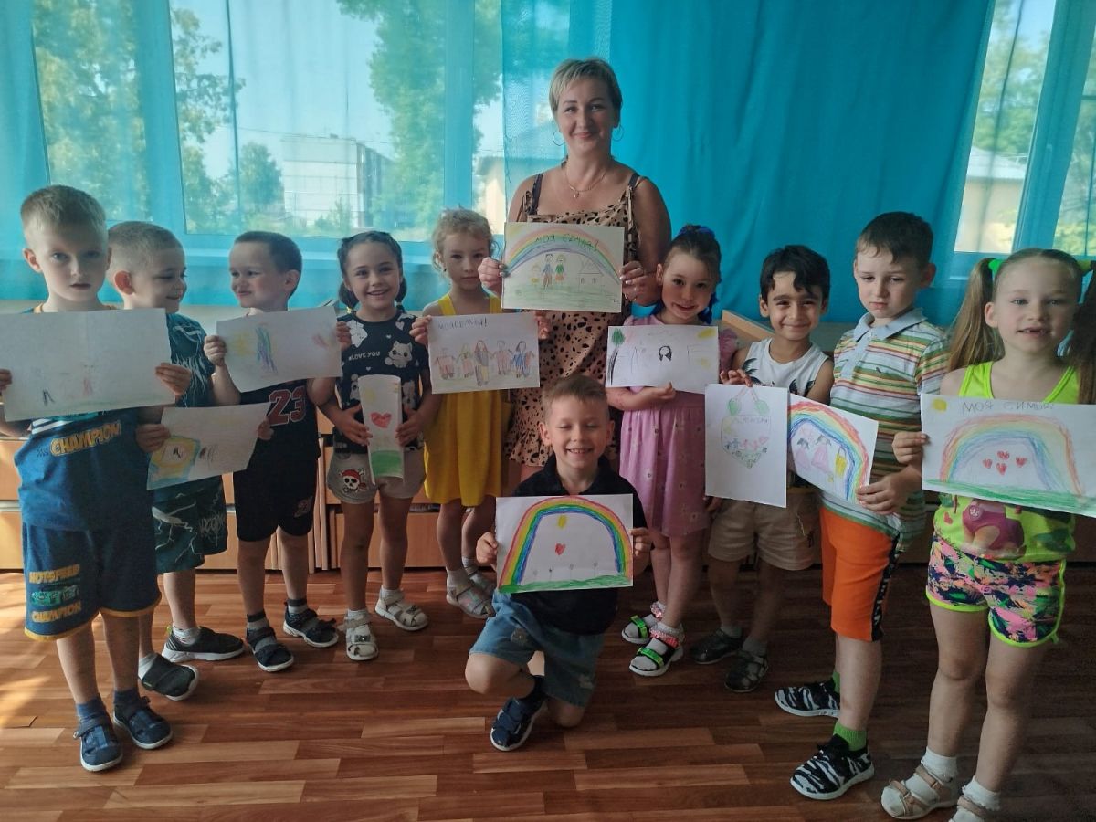 Детям рассказали о семейных ценностях Детям рассказали о семейных ценностях