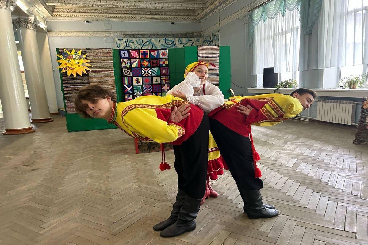 Сказочный марафон в ДК им. Молодцова завершен – аплодисменты актерам и зрителям Сказочный марафон в ДК им. Молодцова завершен – аплодисменты актерам и зрителям