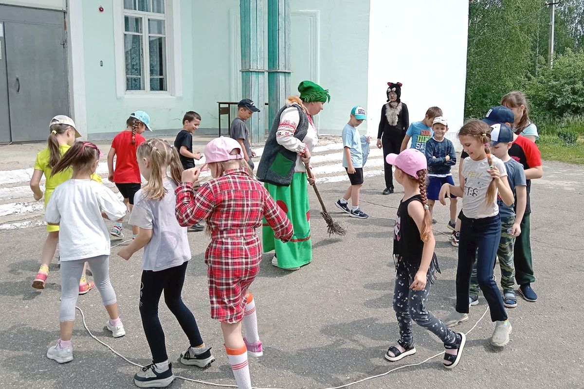 Юные дончане вспомнили сказки Пушкина Юные дончане вспомнили сказки Пушкина