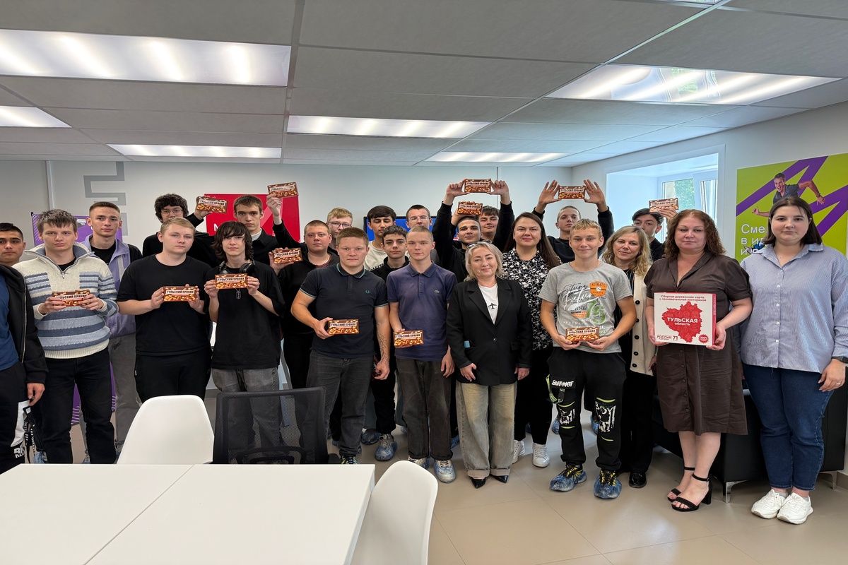 Елена Гребнева и Елена Александрова встретились с молодежью Донского Елена Гребнева и Елена Александрова встретились с молодежью Донского