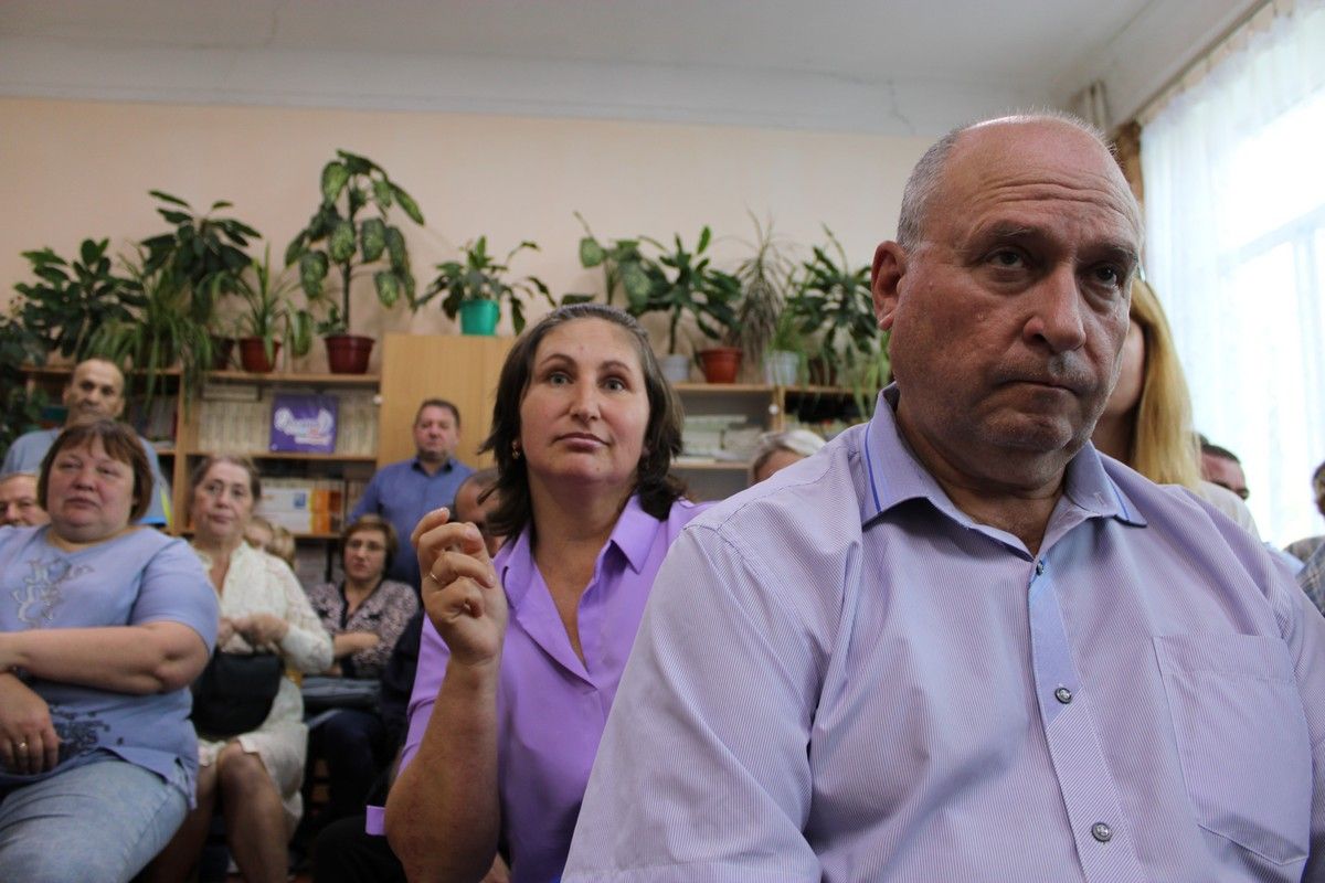 Жители Задонья пожаловались на отсутствие стационарного интернета и магазина Жители Задонья пожаловались на отсутствие стационарного интернета и магазина