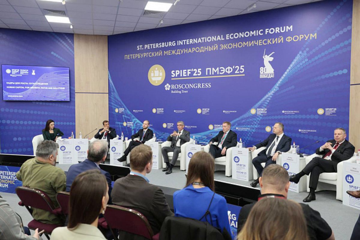 ПМЭФ-2025: Дмитрий Миляев принял участие в сессии «Кадры для роста: пути и решения» ПМЭФ-2025: Дмитрий Миляев принял участие в сессии «Кадры для роста: пути и решения»