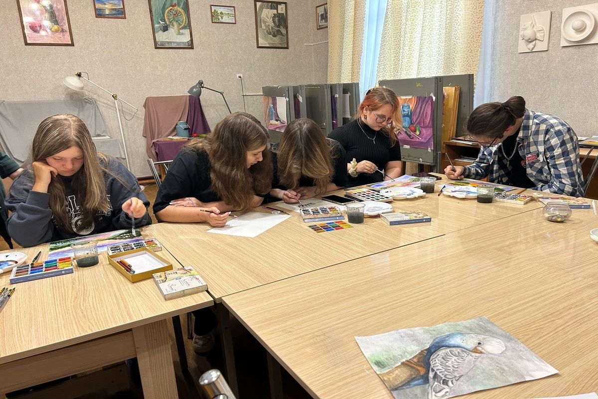 Донская молодежь погрузилась в искусство русских живописцев Донская молодежь погрузилась в искусство русских живописцев