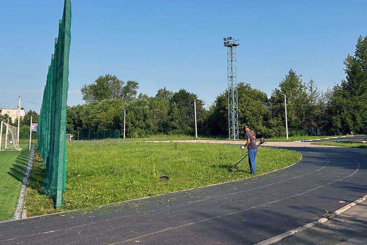 В Донском продолжается поддержание чистоты и порядка общественных территорий В Донском продолжается поддержание чистоты и порядка общественных территорий