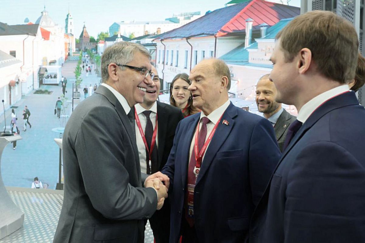 ПМЭФ-2025: Дмитрий Миляев презентовал Геннадию Зюганову стенд Тульской области ПМЭФ-2025: Дмитрий Миляев презентовал Геннадию Зюганову стенд Тульской области