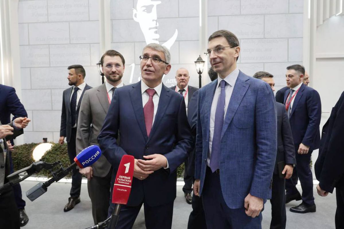 ПМЭФ-2025: Дмитрий Миляев презентовал Игорю Щеголеву стенд Тульской области ПМЭФ-2025: Дмитрий Миляев презентовал Игорю Щеголеву стенд Тульской области